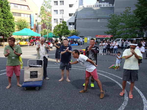 一本締め。これにて納涼会終了。