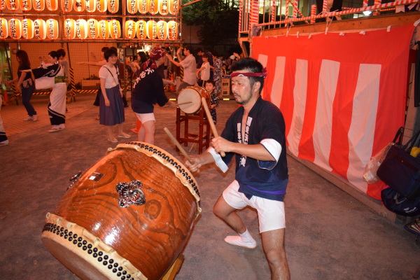 盆踊りを盛り上げてくれる関東天狗太鼓さん