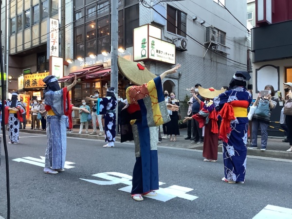 優美な踊りは圧巻です