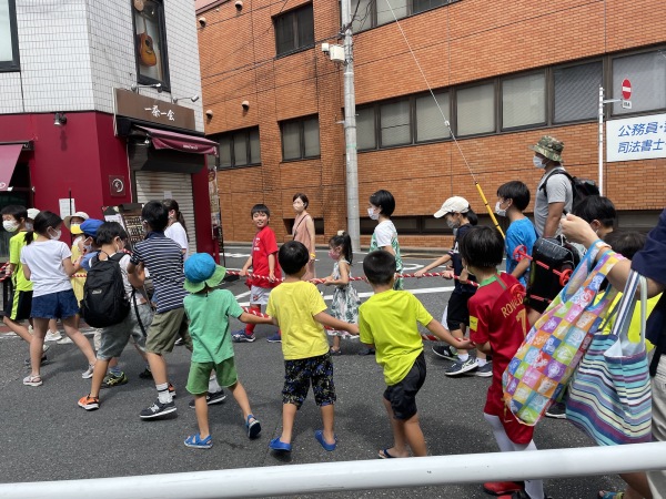 神田の街を練り歩きます