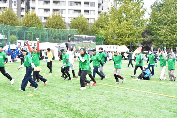 みなさん笑顔で席へ戻ります