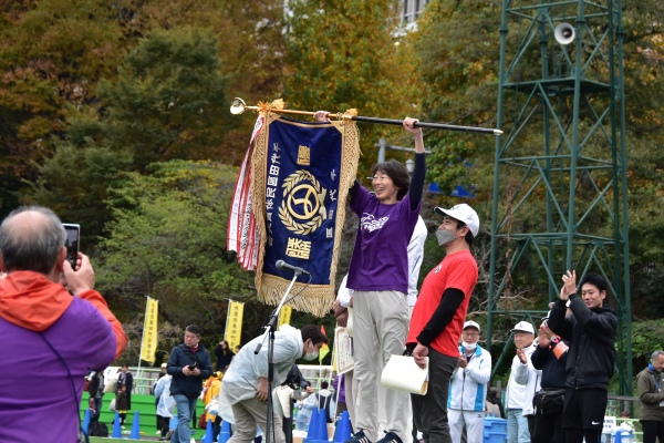 優勝旗は神保町の元へ還りました